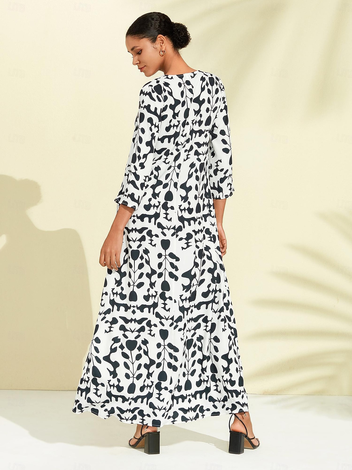 maxi abito geometrico floreale in raso del 2025 a $68.99 –P2