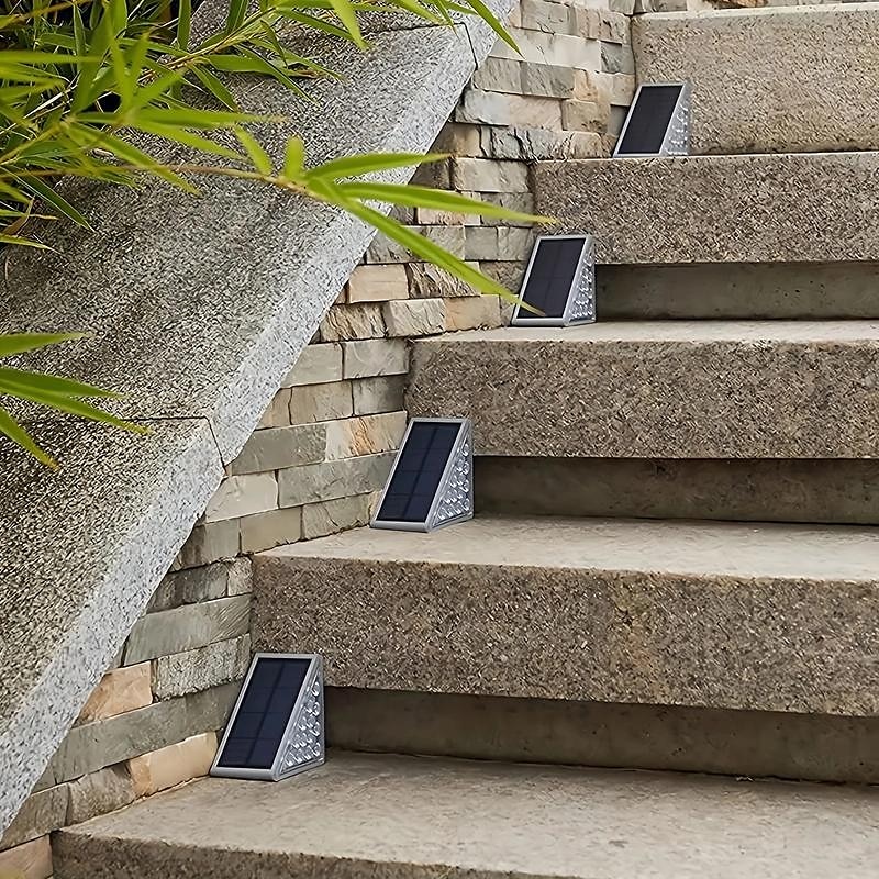 2/6 pezzi luci solari per gradini, luci da esterno triangolari luci solari da ponte ip67 impermeabili luci decorative con accensione automatica per cortile con scale, vialetto, portico, porta d'ingresso, marciapiede, bianco caldo del 2025 a $29.99 –P3