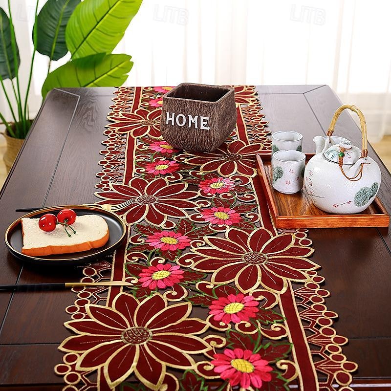 chemin de table brodé de fleurs rouges de 2025 ? $12.49 –P4