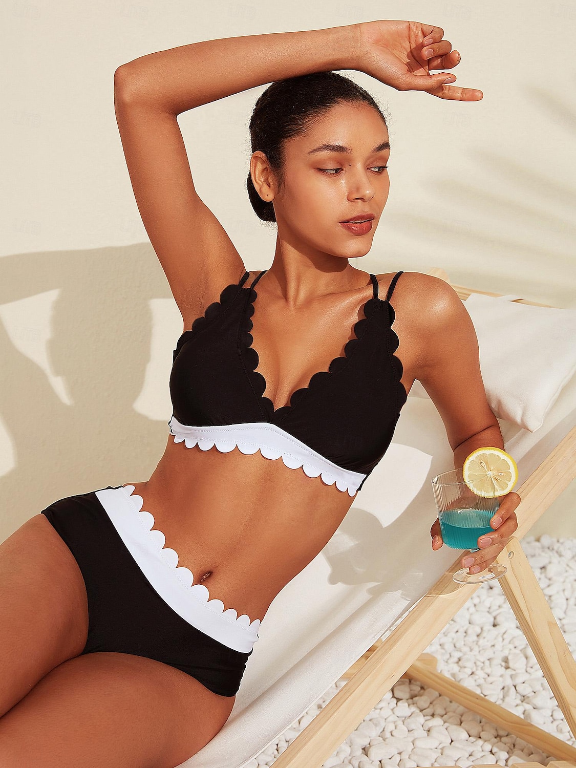 Lange triangel bikiniset met bloemblaadjesrand, zwart en wit 2025 - $26.99 –P7