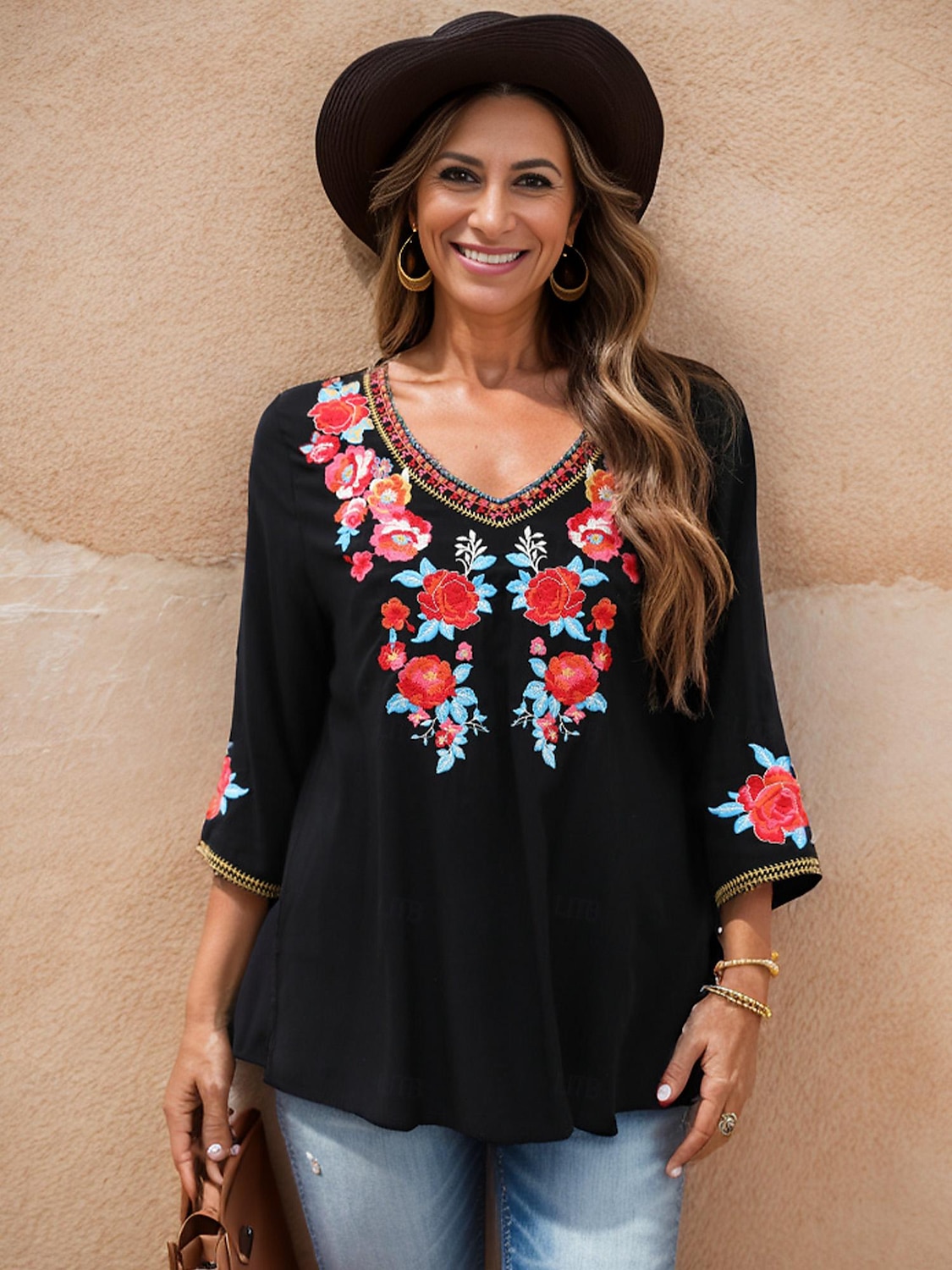 Dame Designerskjorte Blomstret Stamme Årgang Bøhmisk stil Fritid 3/4 ermer V-hals Vanlige topper Arbeid Avslappet Ferie Broderi Svart Sommer Vår & Vinter 2025 - $39.99 –P3