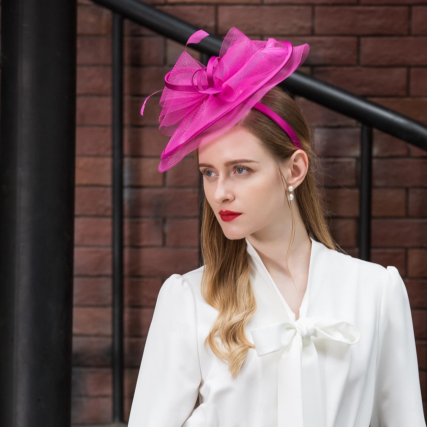 elbűvölő kentucky derby sapka tüll háló csészealj kalap cilinder esküvő tea party elegáns esküvő tollas csípős fejfedővel 2025 - €29.99 –P4