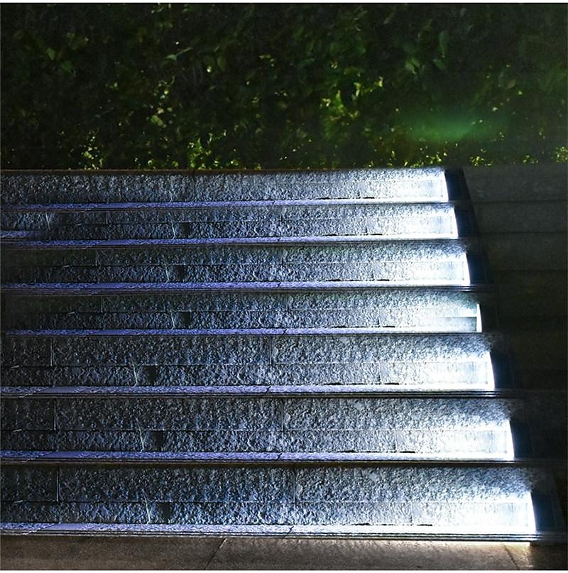 Lampe de marche solaire étanche IP67 pour l'extérieur, éclairage d'escalier extérieur, conception de lentilles LED, lumière d'escalier antivol super brillante, éclairage de décoration pour jardin, de 2025 ? $31.99 –P8