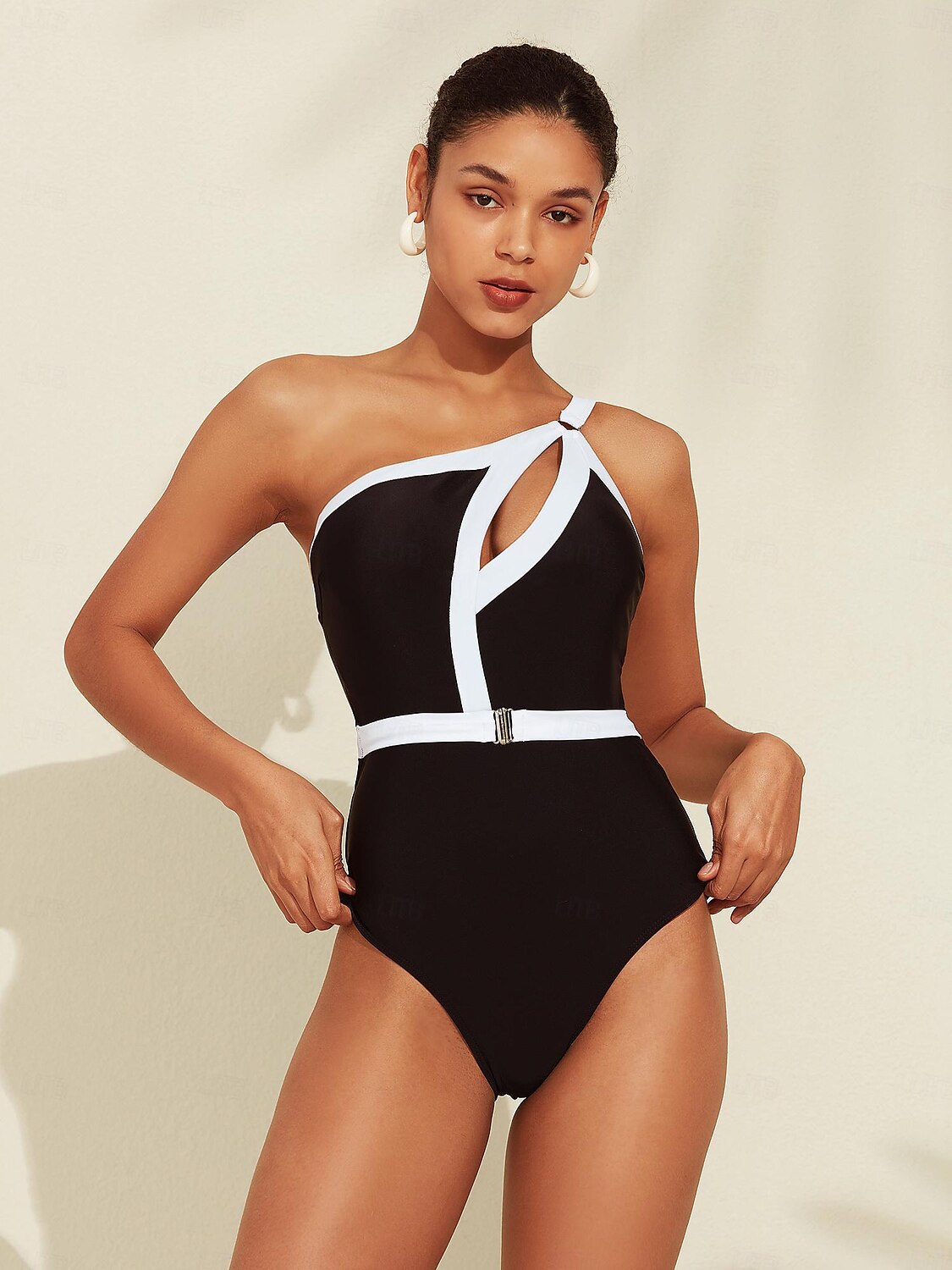 maiô de um ombro com buraco contrastante hepburn de 2025 por $26.99 –P2
