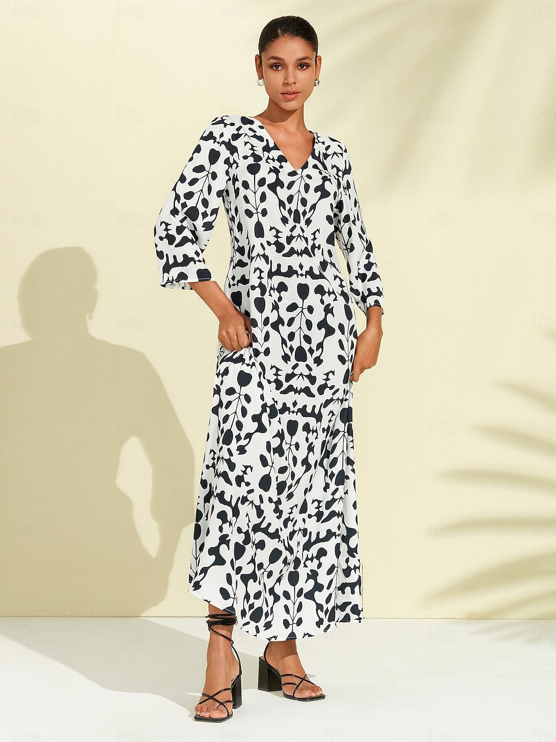 maxi abito geometrico floreale in raso del 2025 a $68.99 –P4