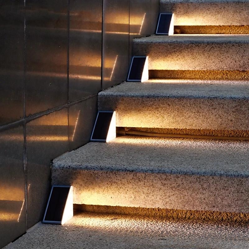 Lampe de marche solaire étanche IP67 pour l'extérieur, éclairage d'escalier extérieur, conception de lentilles LED, lumière d'escalier antivol super brillante, éclairage de décoration pour jardin, de 2025 ? $31.99 –P2