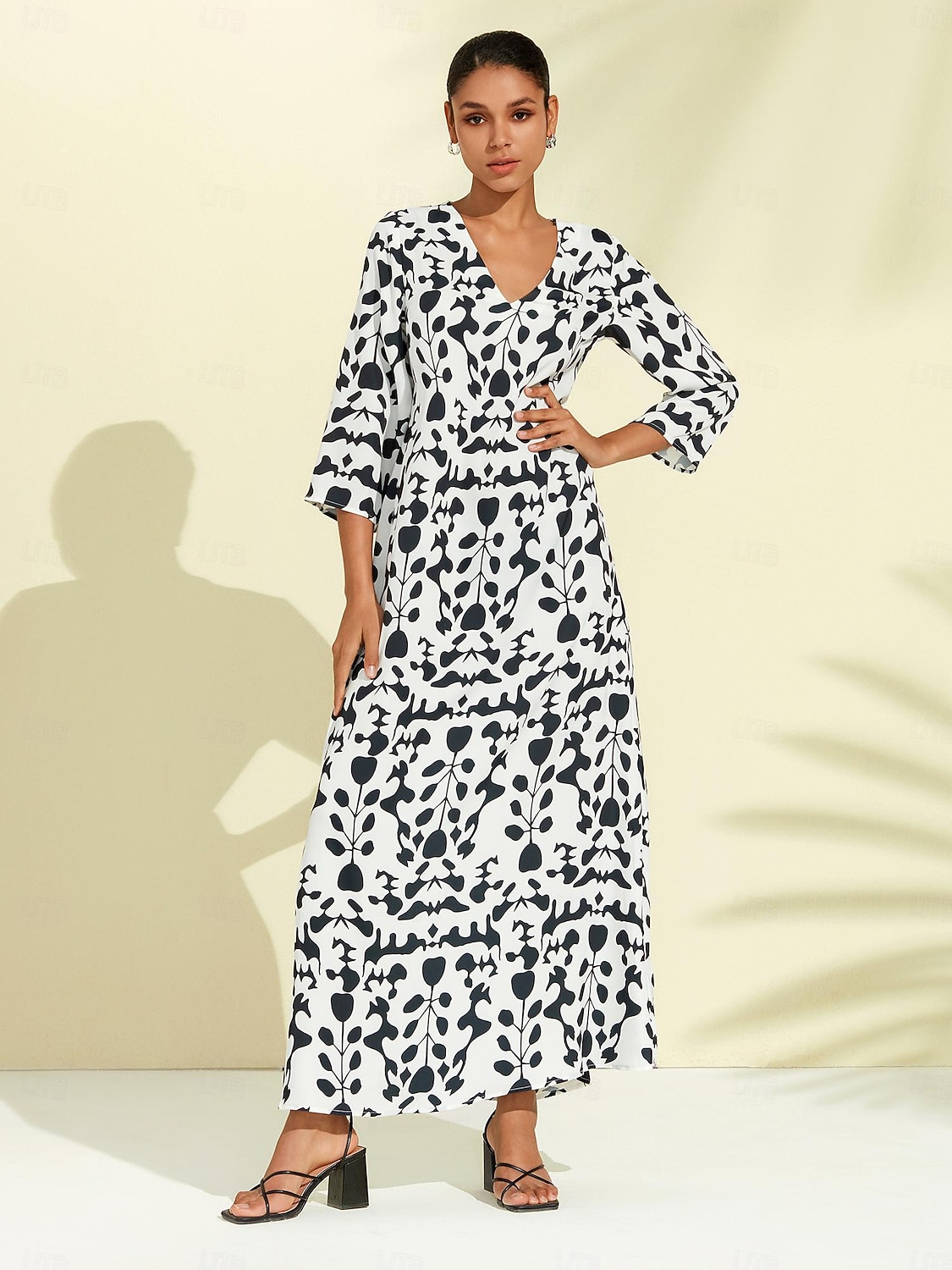 maxi abito geometrico floreale in raso del 2025 a $68.99 –P1