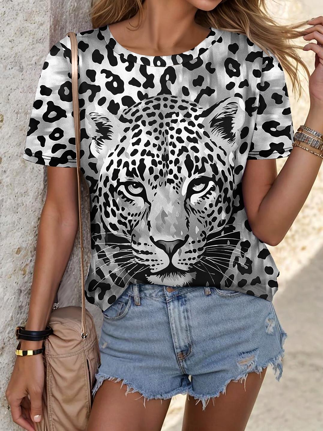 Femme T shirt Léopard Mode Manche Courte Col Ras du Cou Hauts réguliers du quotidien Fin de semaine Imprimer Bleu Violet Fuchsia Vert Gris Eté de 2025 ? $19.99 –P4
