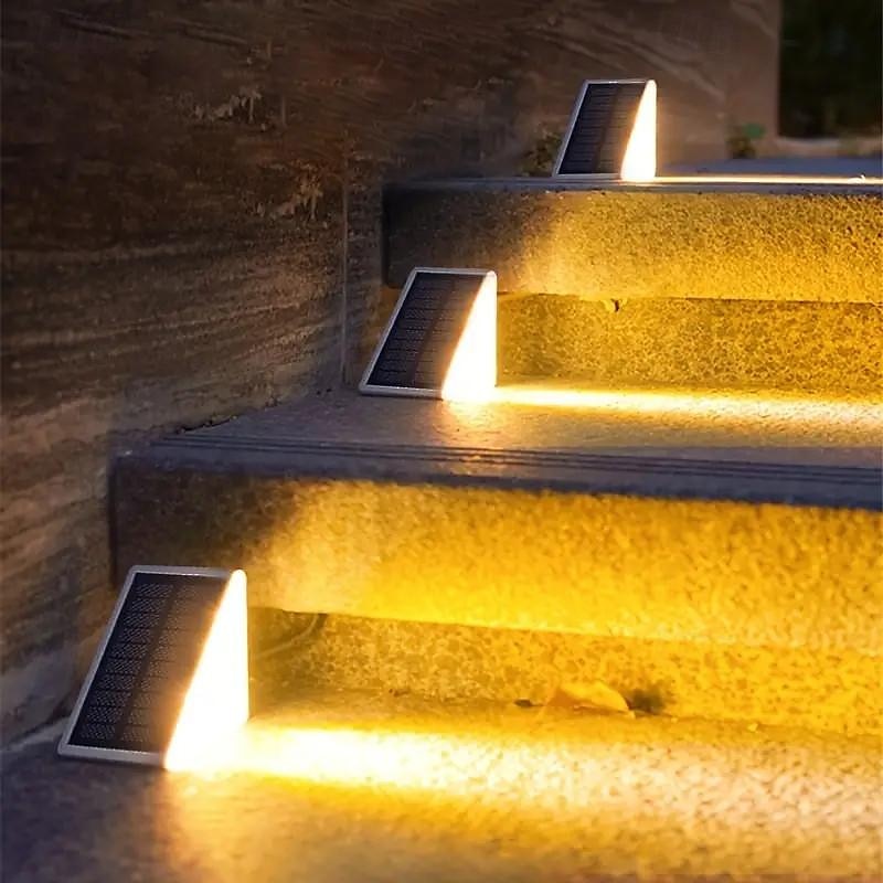 Lampe de marche solaire étanche IP67 pour l'extérieur, éclairage d'escalier extérieur, conception de lentilles LED, lumière d'escalier antivol super brillante, éclairage de décoration pour jardin, de 2025 ? $31.99 –P9