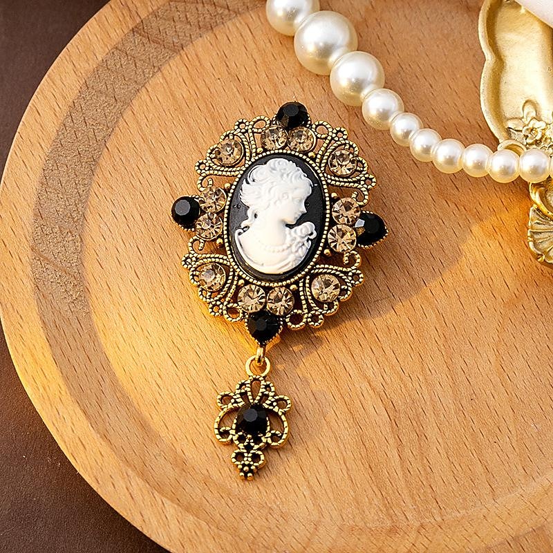 Rococo Baroque Victorian Brooch Pins Edwardian Fancy Dress Women's Royal Masquerade Event / Party Adults' Brooch 2025 - $9.99 –P9