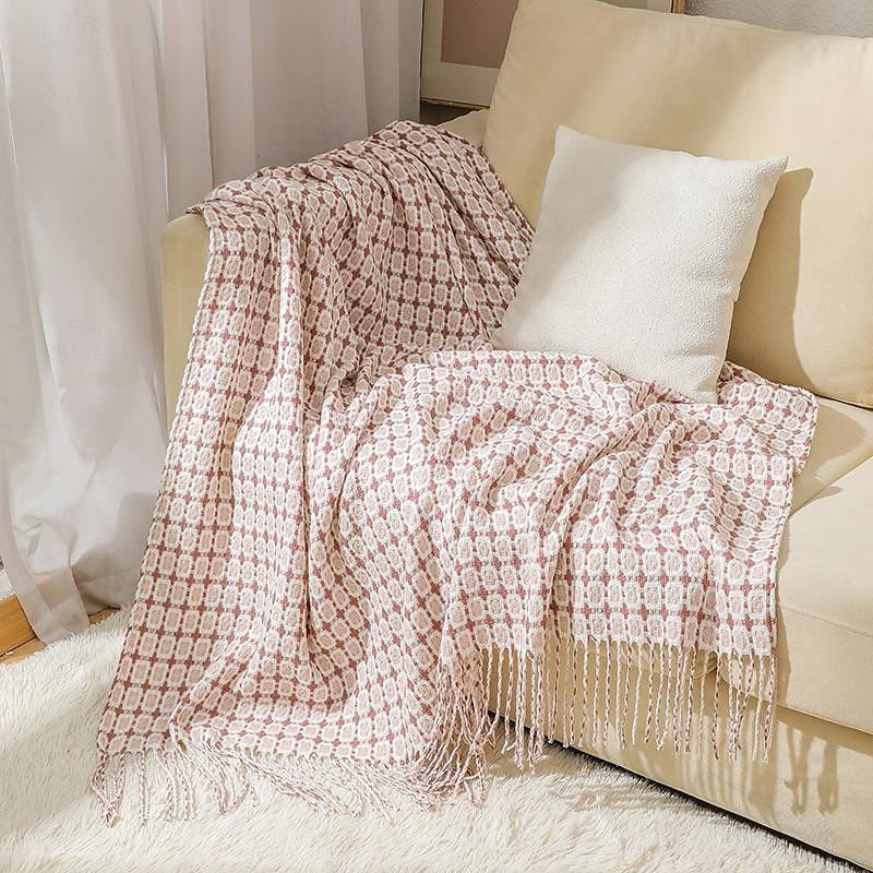 Couverture à franges pied-de-poule Motif pied-de-poule élégant et intemporel Tissu doux et confortable avec bords à franges décoratifs Parfait pour la sieste, la superposition ou la décoration de 2025 ? $43.99 –P2
