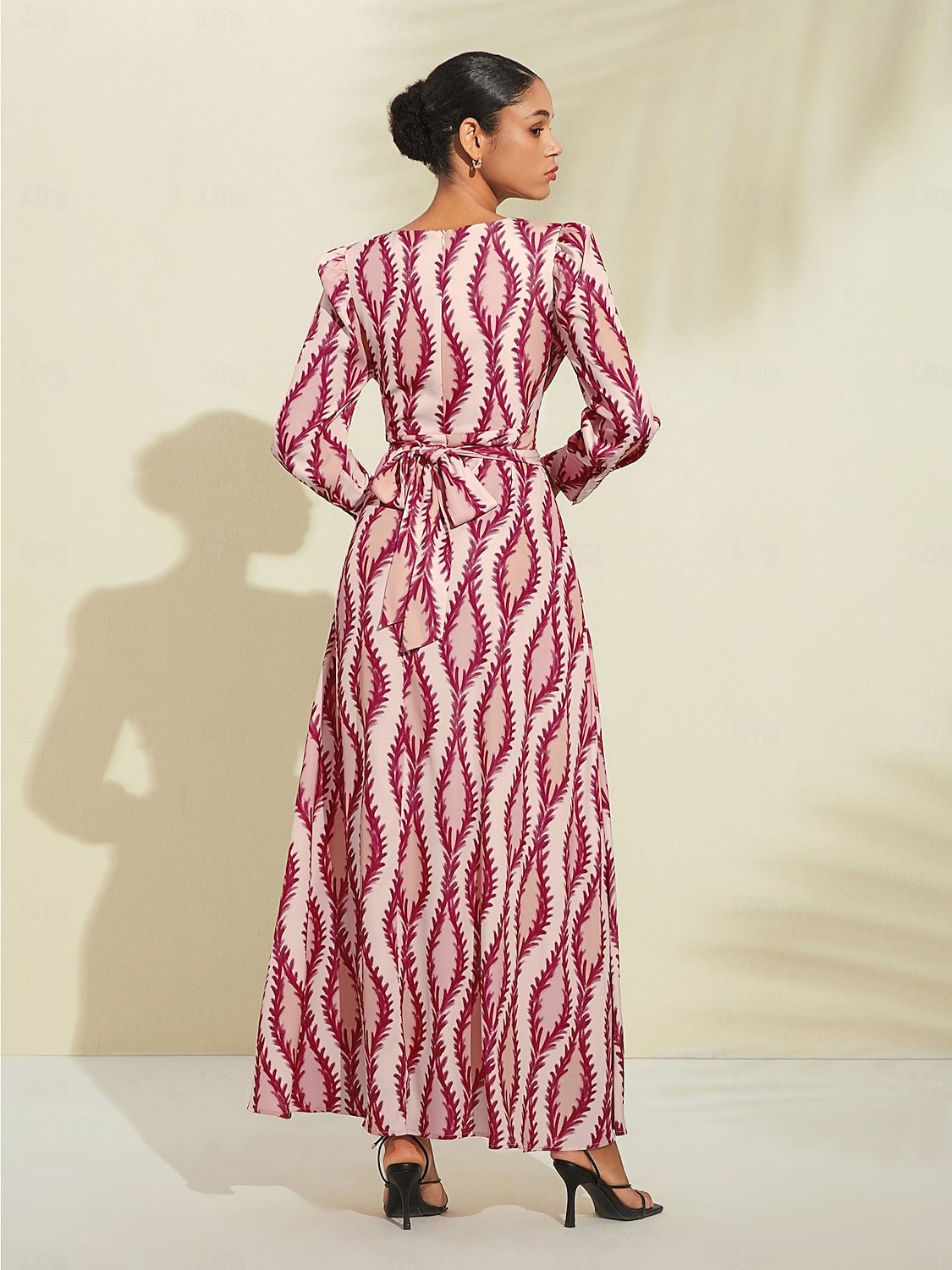 Per donna Orlo maxi Raso Maxi Vestito maxi SALMONE Bianco Manica lunga Modello di piante Fiore / Piante Pulsante pianta Primavera A V Abito volante S M L del 2025 a $93.99 –P10