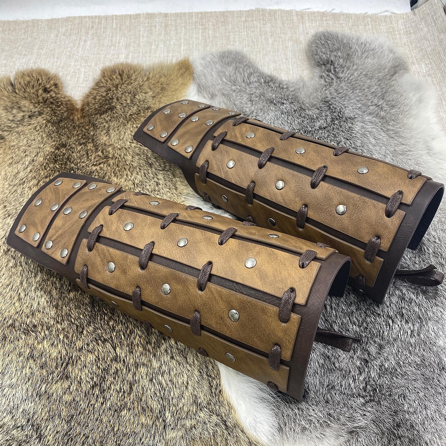 Retro Vintage Punk & Gothic Mittelalterlich Rüstung Armband Handgelenkstütze Wikinger Tempelritter Kreuzritter Ranger Schildmaid Bogenschießen Kostüm Herren Vikinger Fantasie Halloween Karneval 2026 - $20.99 –P17