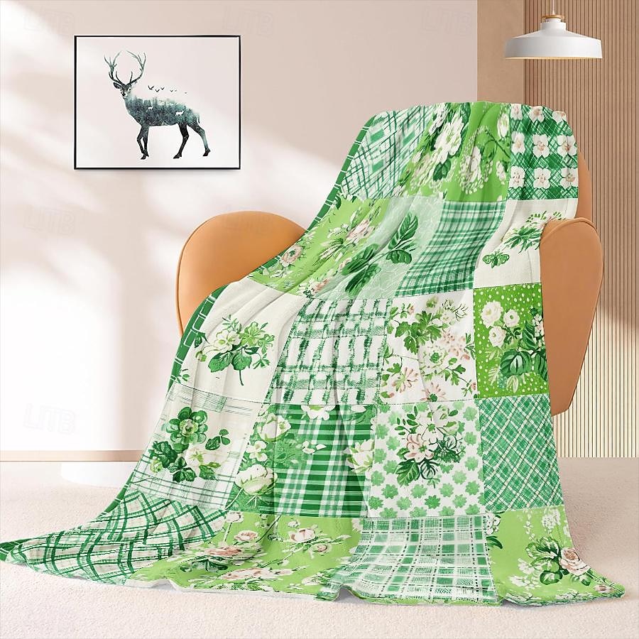 Couverture à motif patchwork en flanelle, grande couverture chaude pour toutes les saisons, cadeaux de 2025 ? $18.99 –P13