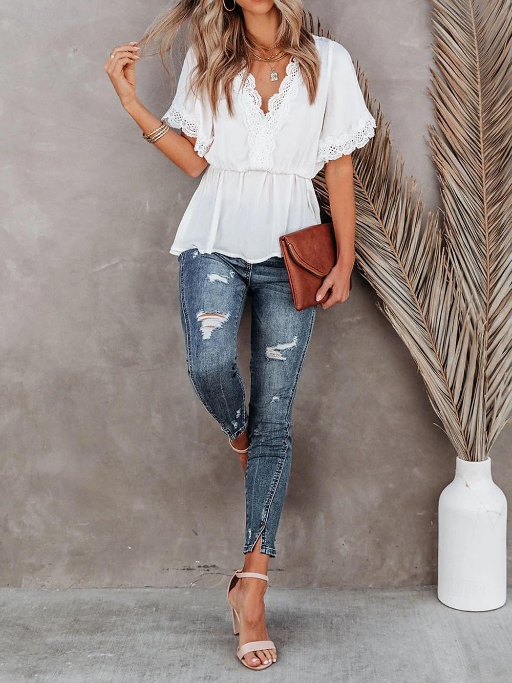 Overhemd Kanten overhemd Blouse Wit kanten overhemd Dames Zwart Wit Effen Kant Soepelvallende tuniek Straat Dagelijks Modieus V-hals Normale pasvorm S 2025 - $29.99 –P6