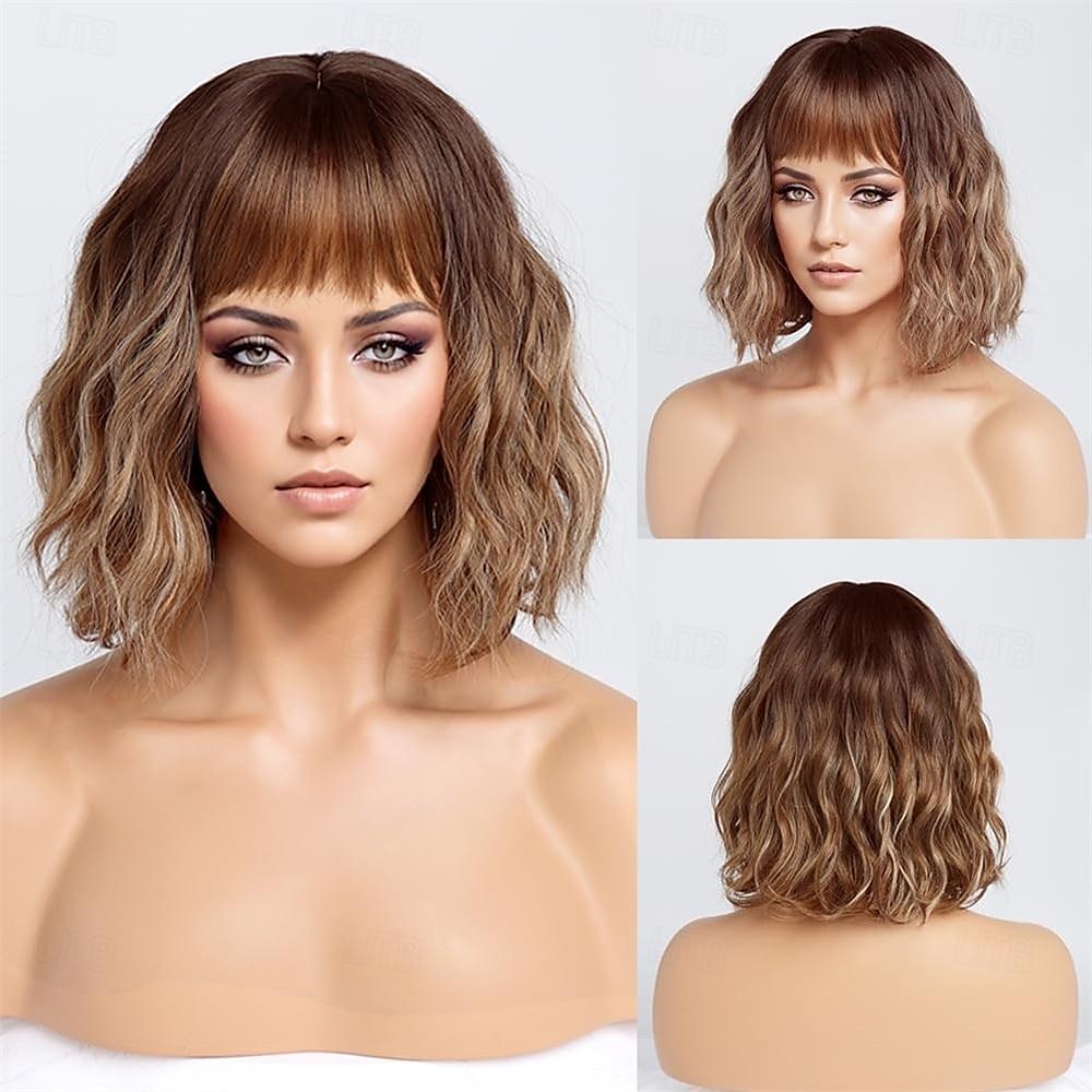 Perruques blondes ombrées pour femmes blanches, perruque courte ondulée avec frange, perruque bob blonde cendrée avec racines foncées, cheveux synthétiques naturels de longueur moyenne pour fête de 2025 ? $18.99 –P2