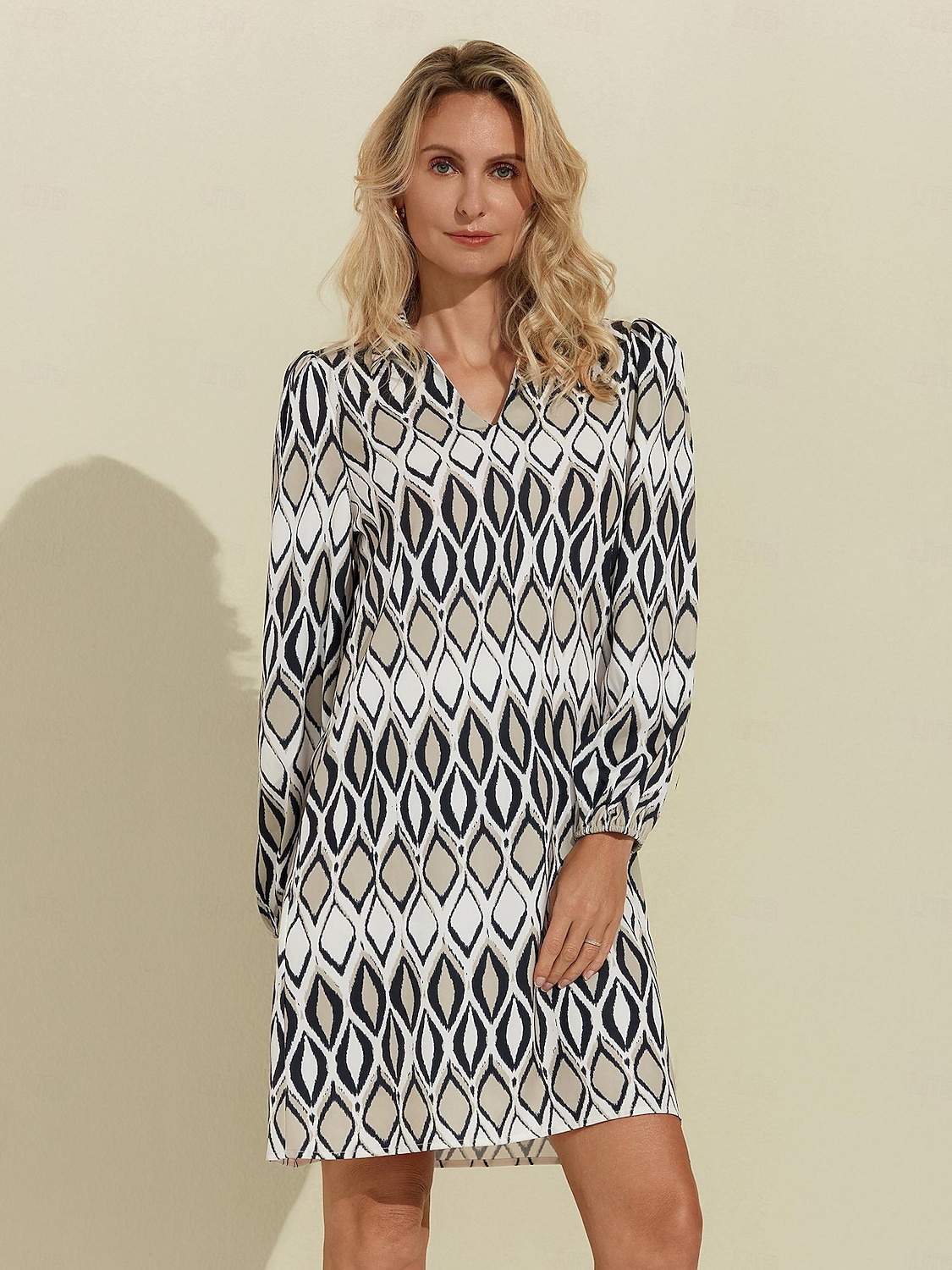 Geometrisches Mini-Hemdkleid mit langen Ärmeln 2025 - $51.99 –P4
