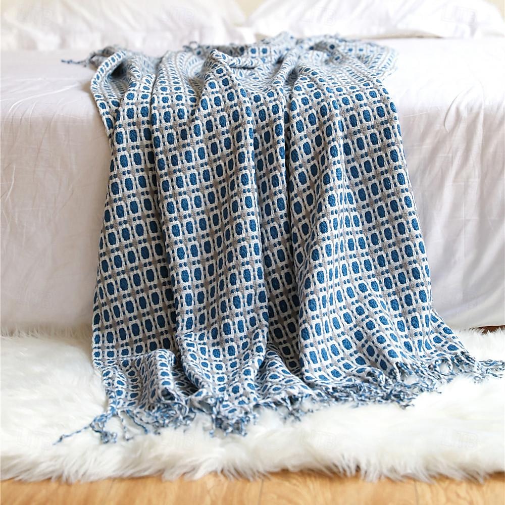 Couverture à franges pied-de-poule Motif pied-de-poule élégant et intemporel Tissu doux et confortable avec bords à franges décoratifs Parfait pour la sieste, la superposition ou la décoration de 2025 ? $43.99 –P5