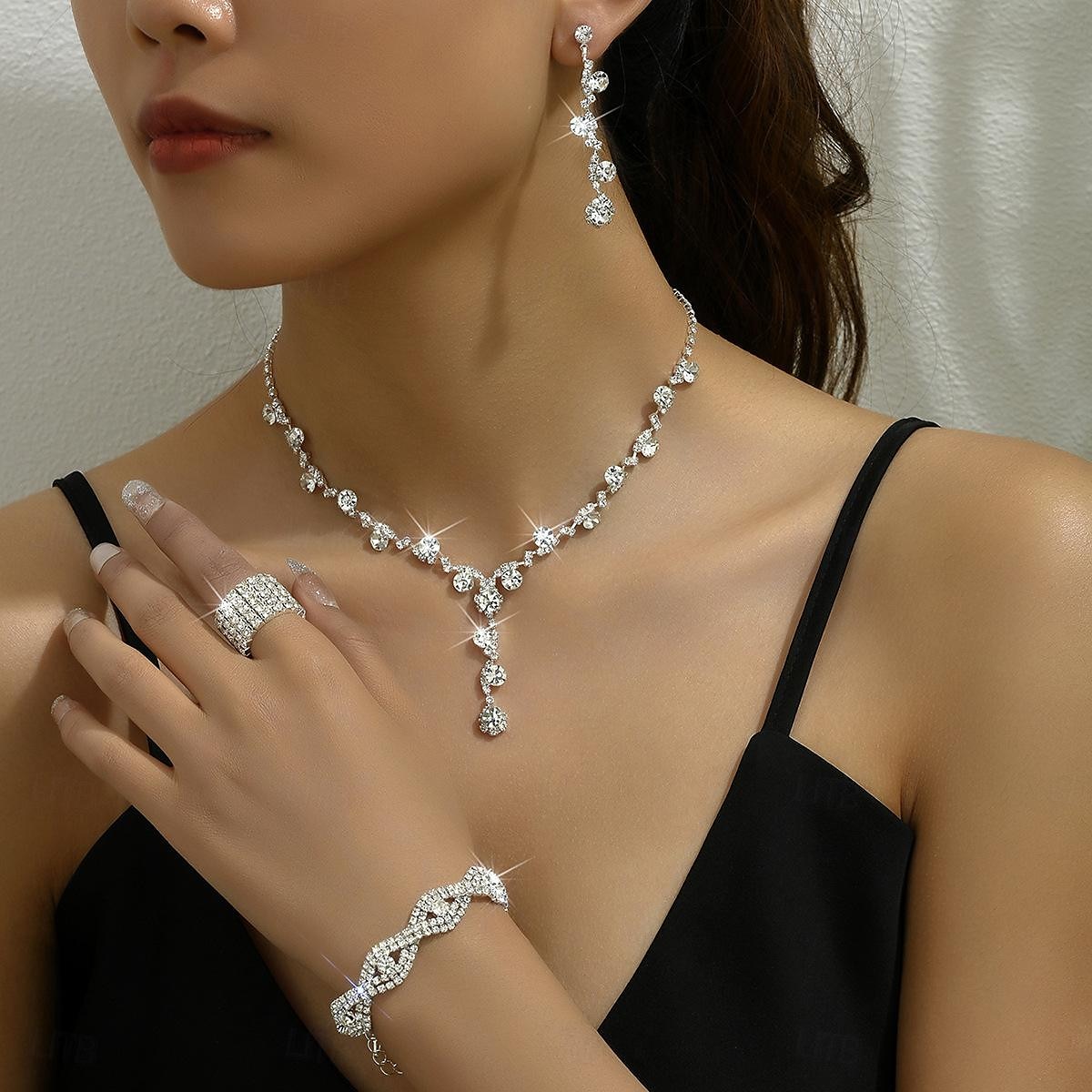 Juego de Joyas 5 piezas Brillante Legierung Anillos Pendientes Collare Pulseras Mujer Elegante Moda Lujo Geométrico Forma Geométrica Conjunto de joyas Para Boda Aniversario Invitado a la boda 2025 - $17.99 -P4