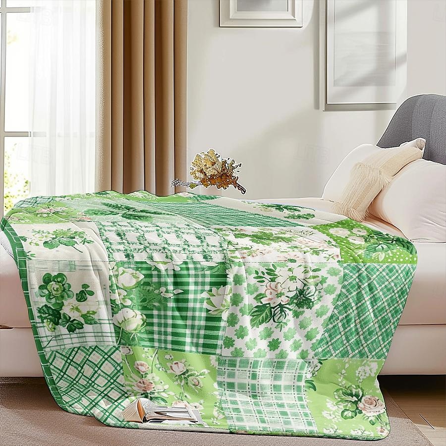 Couverture à motif patchwork en flanelle, grande couverture chaude pour toutes les saisons, cadeaux de 2025 ? $18.99 –P15