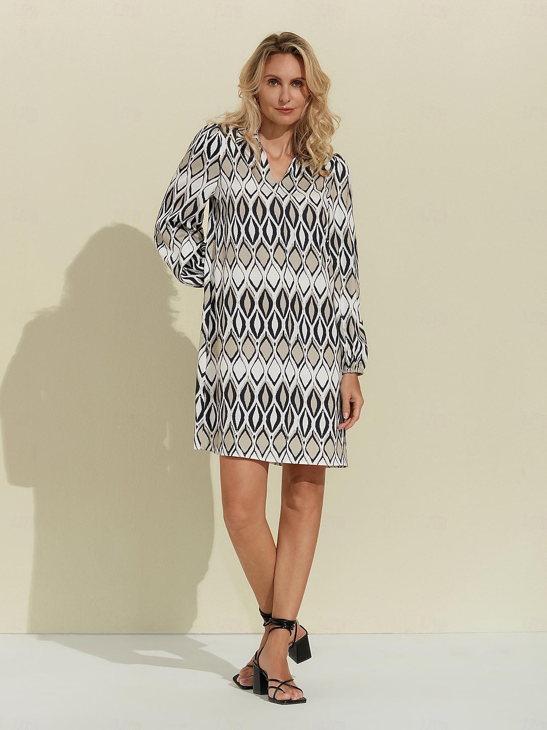 Geometrisches Mini-Hemdkleid mit langen Ärmeln 2025 - $51.99 –P3