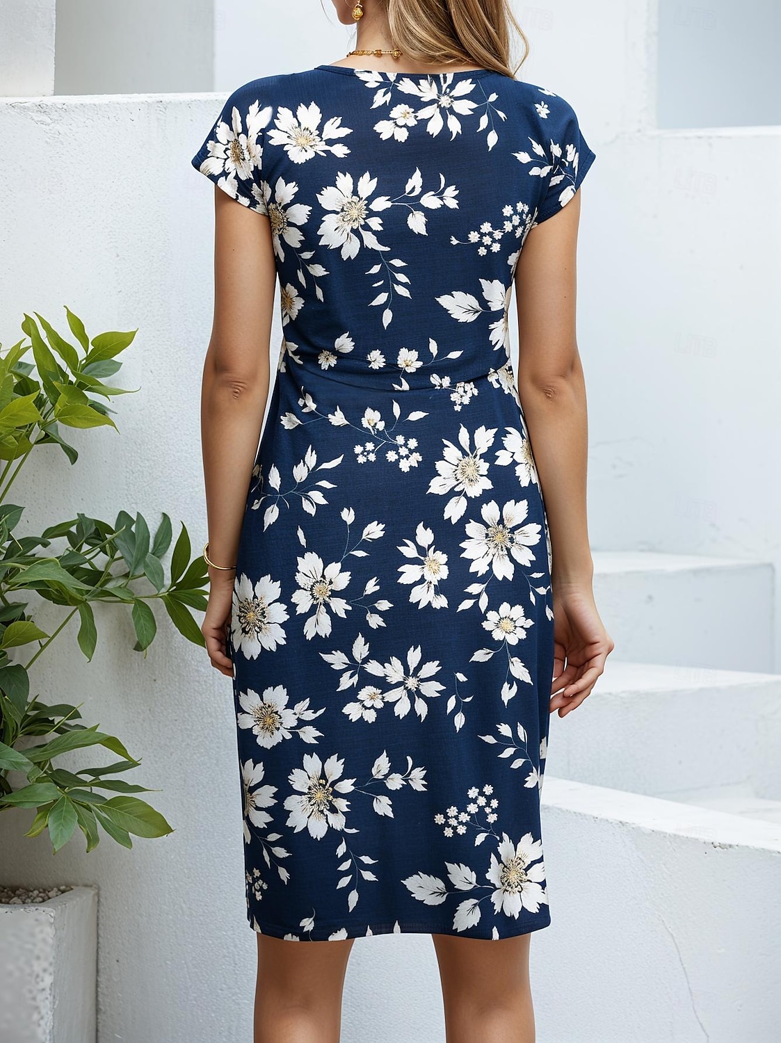 Robe midi femme Robe fourreau Fleurie Col ras du cou Manche courte Été de 2025 ? $35.99 –P2