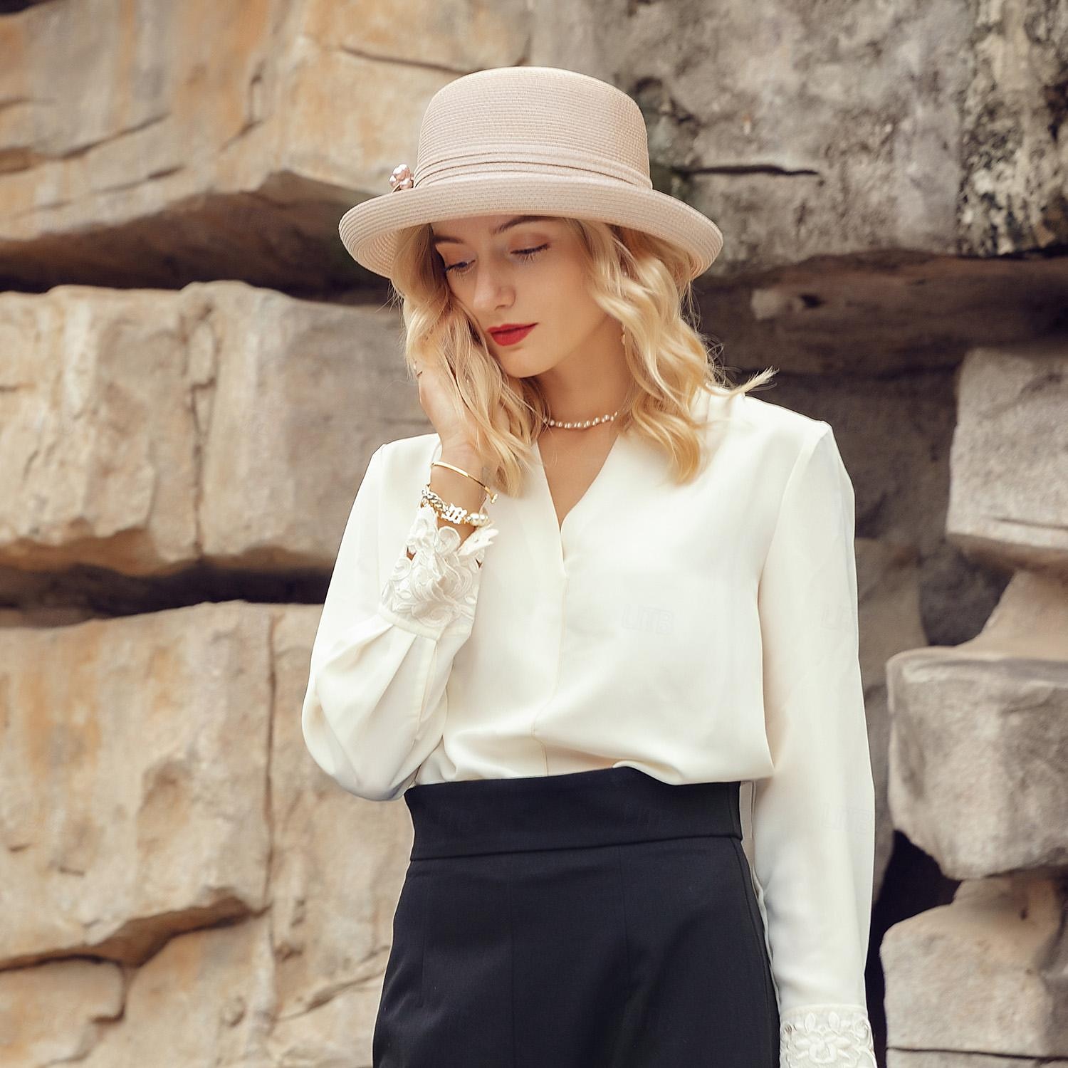 Chapeaux Fibre Chapeau Melon / Cloche Chapeau de seau Capeline Casual Plage Elégant Mariage Avec Perle fausse Fantaisie Casque Couvre-chef de 2025 ? $41.99 –P3