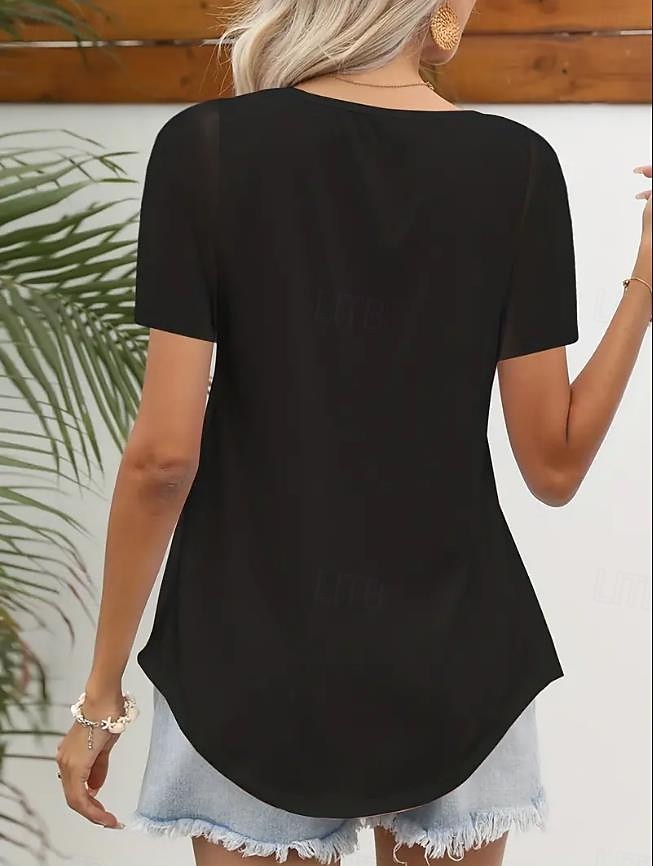 T-shirt à encolure festonnée pour femme, manches courtes, couleur unie, coupe slim, extensible, décontracté, mode, noir de 2025 ? $27.99 –P2