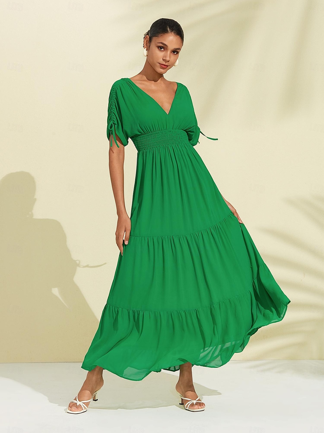 maxi abito grembiule da donna in chiffon verde con scollo a V e allacciatura sul retro del 2025 a $77.99 –P1