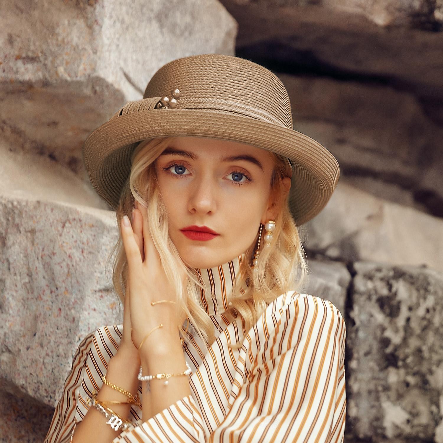 Chapeaux Fibre Chapeau Melon / Cloche Chapeau de seau Capeline Casual Plage Elégant Mariage Avec Perle fausse Fantaisie Casque Couvre-chef de 2025 ? $41.99 –P7