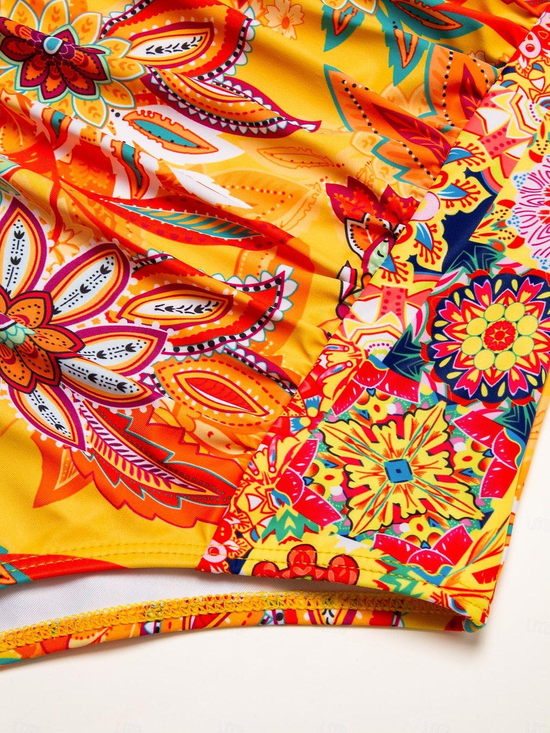 Dame Badetøy Ett stykke Badedrakt Avtagbar pad Rynket utringing Boho Paisley Damask Gul Torget Badedrakter Trykt mønster ny Ferie Strand Klær Strandstil 2026 - $62.99 –P10