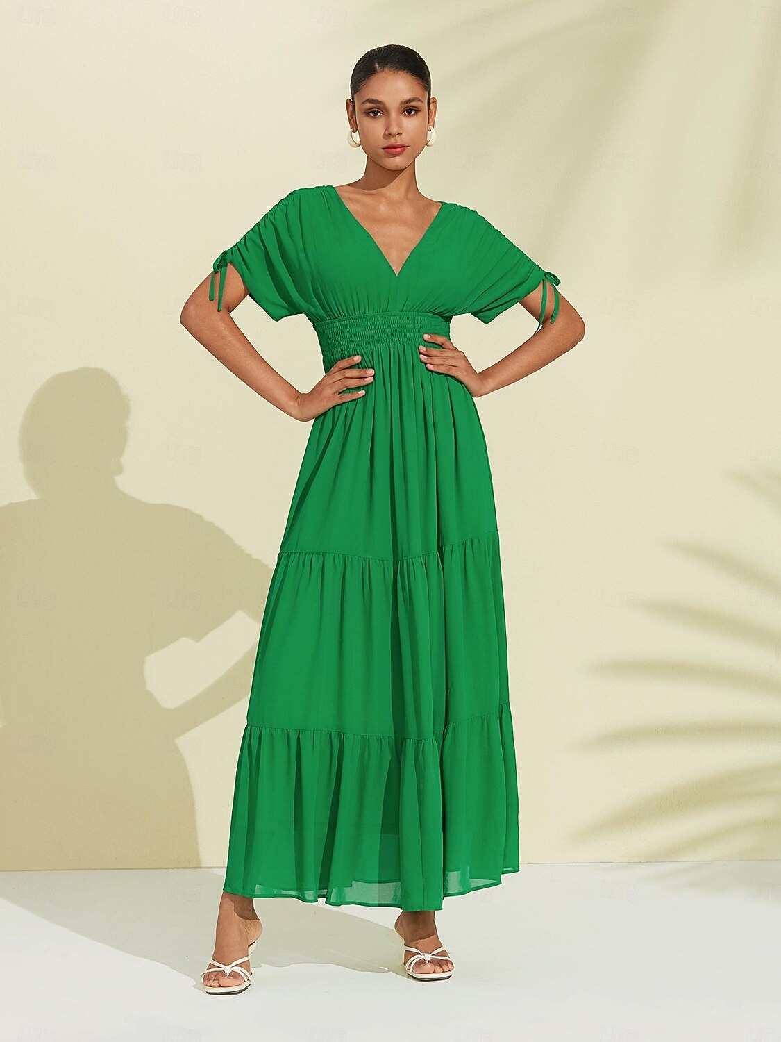 maxi abito grembiule da donna in chiffon verde con scollo a V e allacciatura sul retro del 2025 a $77.99 –P6