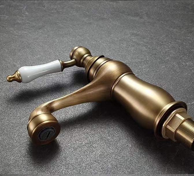 2026年 バスルームのシンクの蛇口 - 滝状吐水タイプ 電気メッキ センターセット シングルハンドルつの穴Bath Taps  コレクション – $178.99 –P3