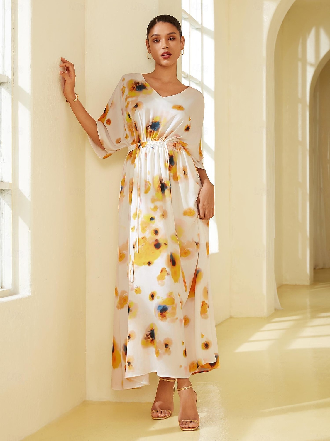 robe longue ample en satin à imprimé fleuri de 2025 ? $135.99 –P4