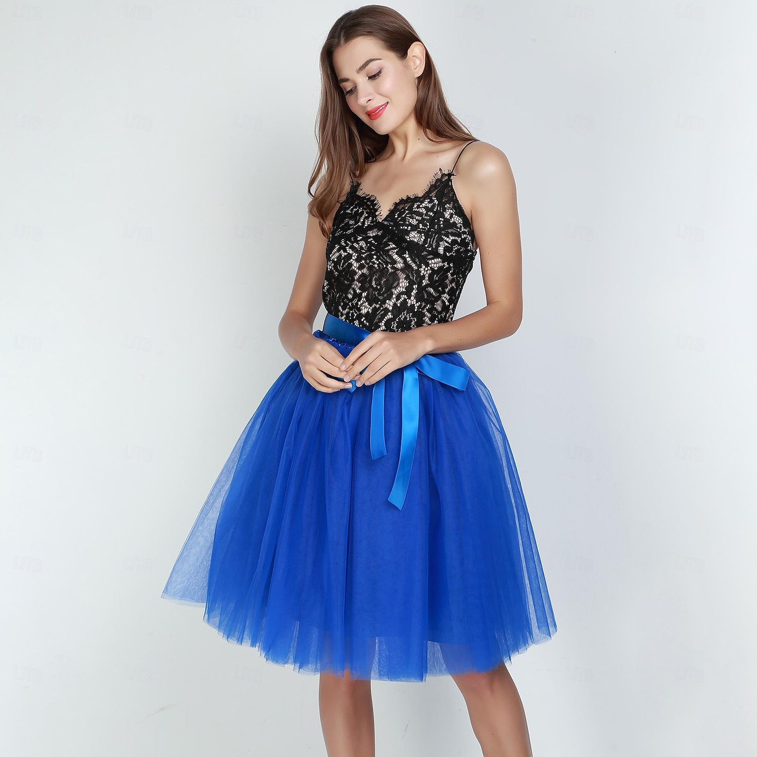 Rétro Vintage Années 1950 Jupe à cerceaux Tutu Sous jupe Déguisement Femmes Mascarade Tenue quotidienne Enterrement de Vie de Jeune Fille Adultes Jupe de 2025 ? $24.99 –P11