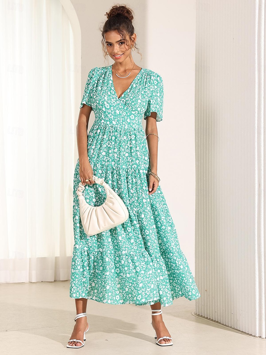 robe mi-longue pour femme à manches courtes col en V imprimé floral style bohème vêtements de plage confortables pour vacances bleu blanc été printemps vêtements de 2025 ? $39.99 –P6