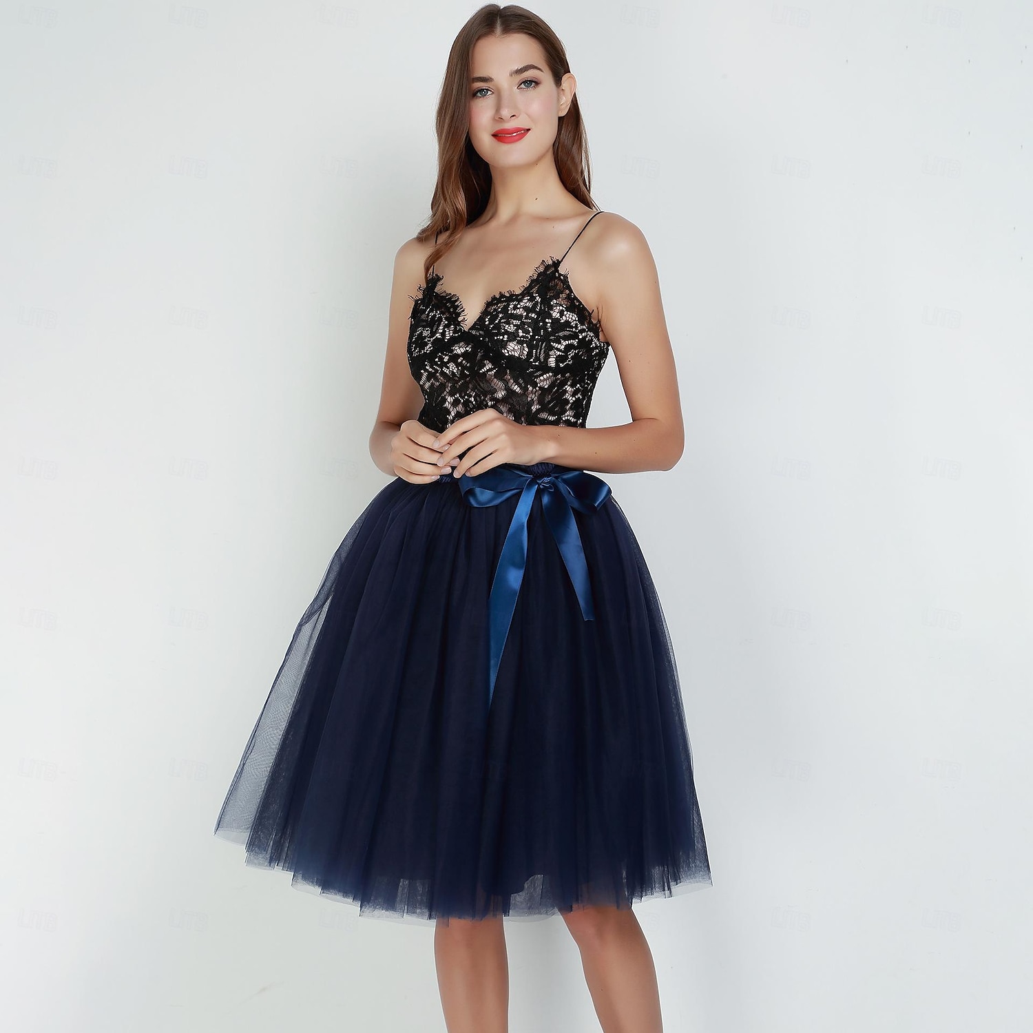 Rétro Vintage Années 1950 Jupe à cerceaux Tutu Sous jupe Déguisement Femmes Mascarade Tenue quotidienne Enterrement de Vie de Jeune Fille Adultes Jupe de 2025 ? $24.99 –P6
