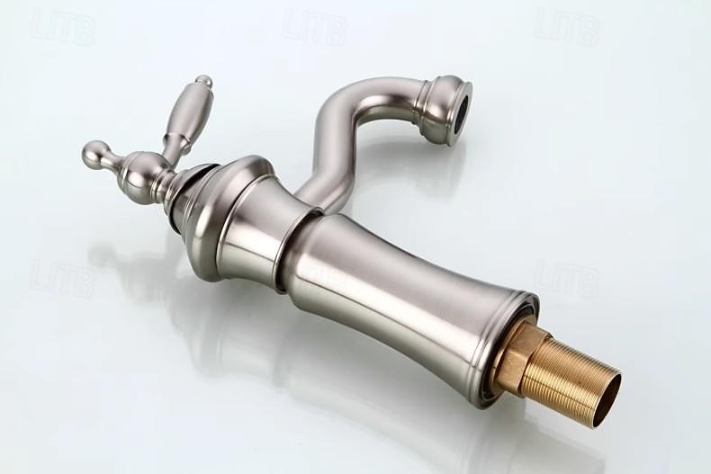 Torneira pia do banheiro - Cascata Galvanizar Conjunto Central Monocomando e Uma AberturaBath Taps de 2025 por $145.99 –P7