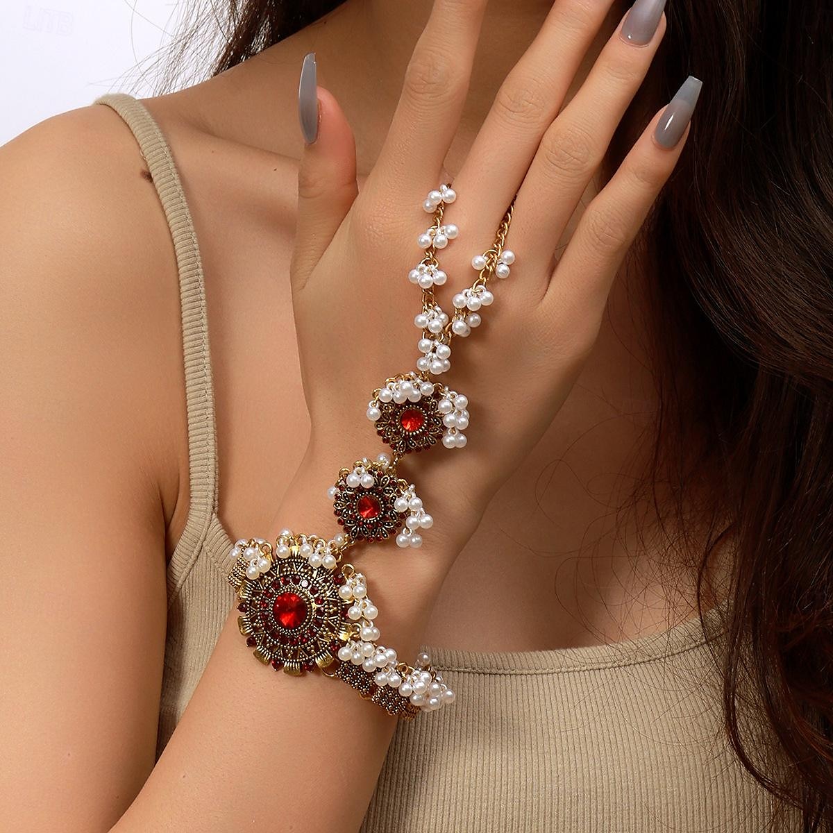 Bracelet vintage Femme Fantaisie Mode Diamant Elégant Le style mignon Victoriens Bracelet Bijoux Argent Rouge Bleu Roi pour Cadeau Rendez-vous Anniversaire Plage de 2025 ? $11.99 –P2