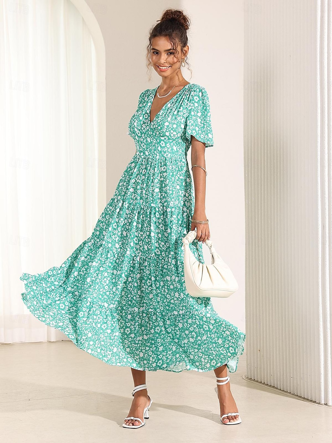 robe mi-longue pour femme à manches courtes col en V imprimé floral style bohème vêtements de plage confortables pour vacances bleu blanc été printemps vêtements de 2025 ? $39.99 –P7