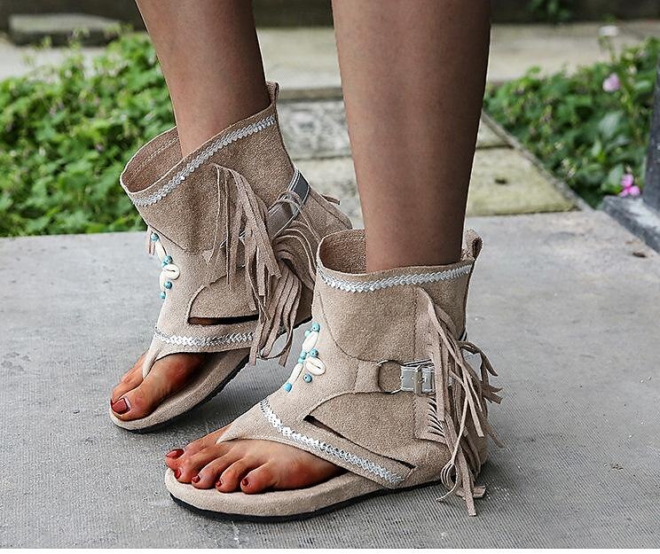 Damen-Sandalen mit Quaste, trendige flache Sandalen im Boho-Stil, offene Zehenpartie mit Schnallenriemen, römische Strandschuhe, Khaki, Braun, Schwarz 2025 - $24.99 –P12