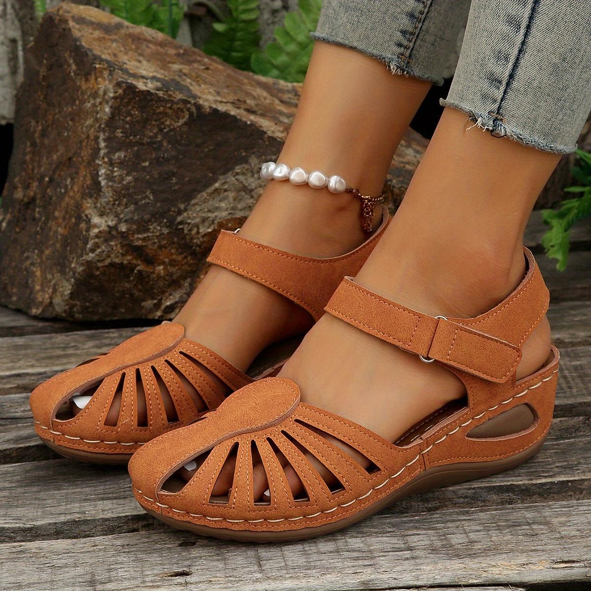 Sandales compensées rétro pour femmes, couleur unie, bout fermé, chaussures découpées, sandales décontractées à bride arrière, noir, bleu, orange de 2025 ? $24.99 –P15