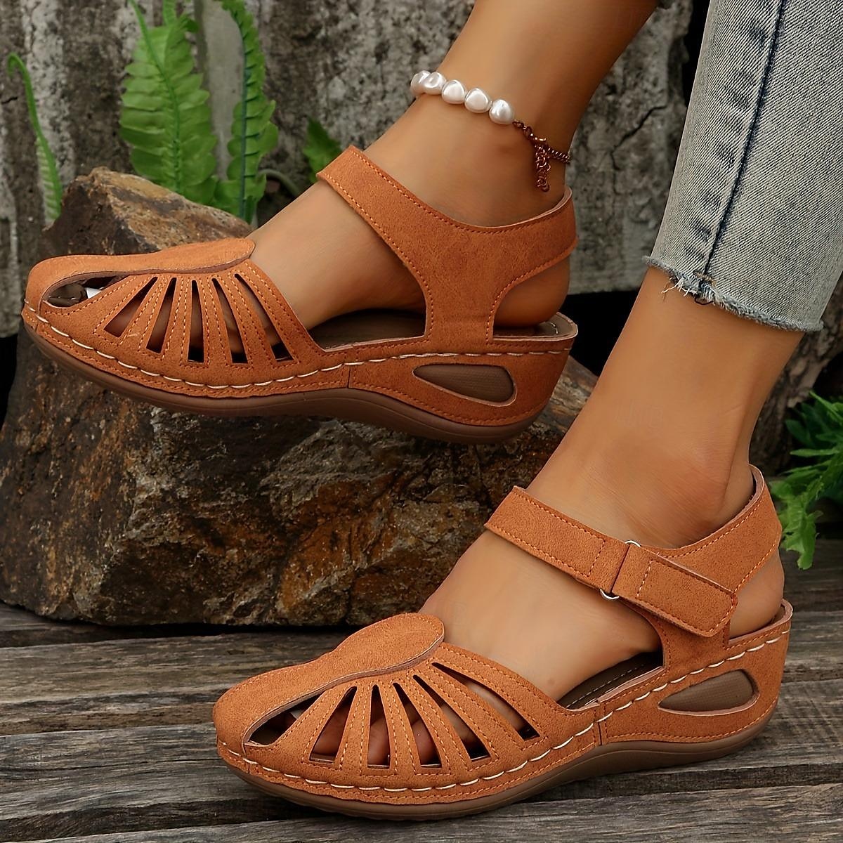 Sandales compensées rétro pour femmes, couleur unie, bout fermé, chaussures découpées, sandales décontractées à bride arrière, noir, bleu, orange de 2025 ? $24.99 –P14