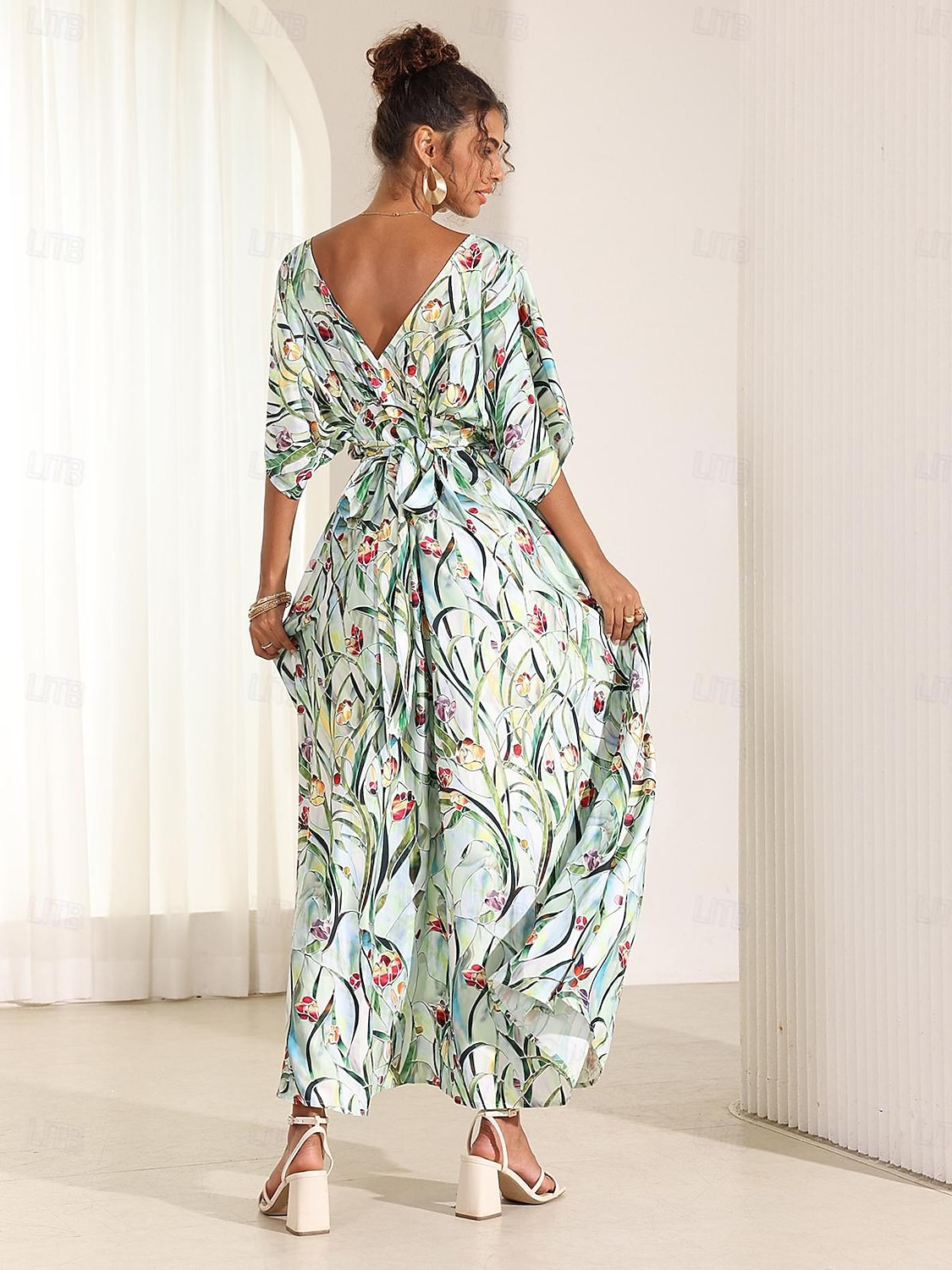 Femmes Robe Midi Robe évasée Robe trapèze Robe d'été Élégant Bohème Tropical Manche flottante Vacances Quotidien Date Coupe Ample Fleuri Manche Courte Col en V Bleu Vert Été de 2025 ? $49.99 –P5