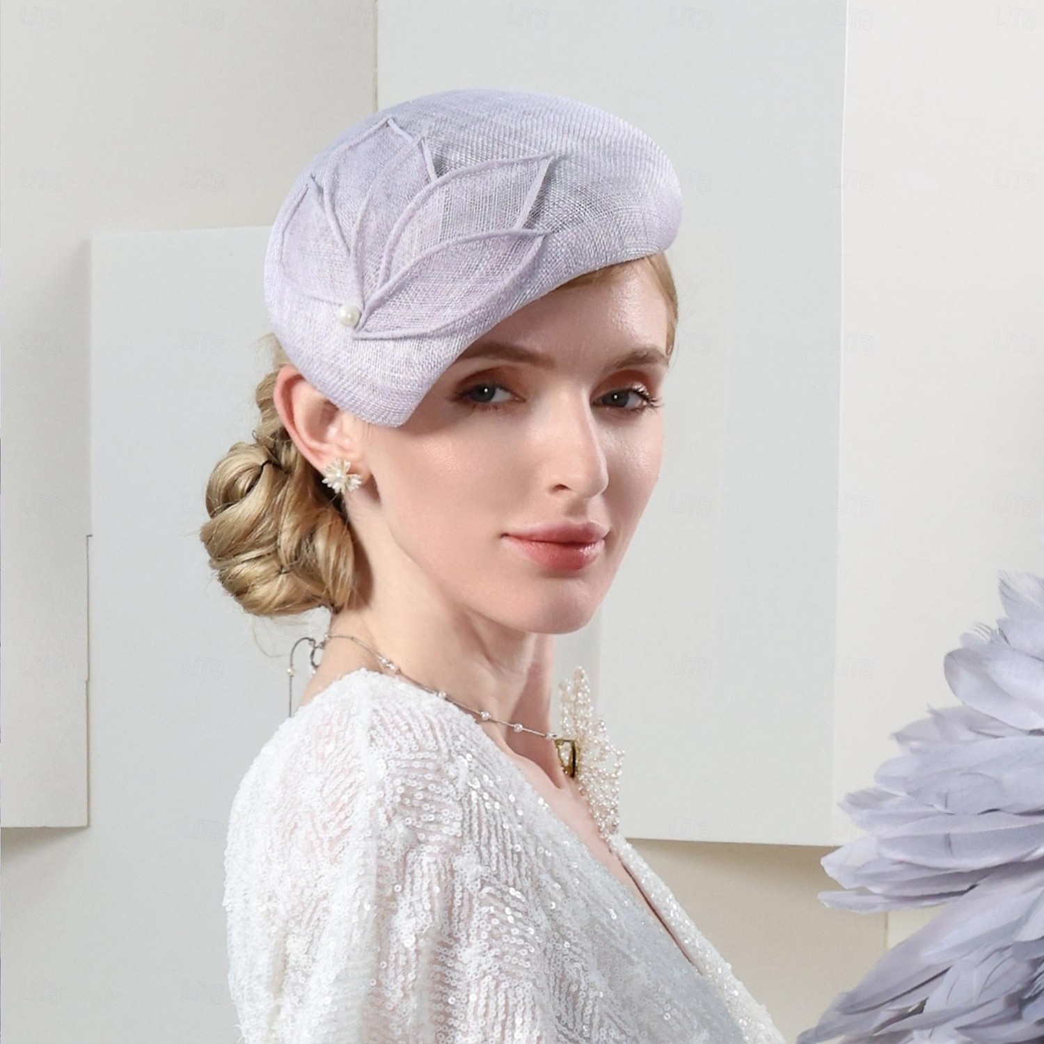 Hatter Sinamay tallerkenhatt Pillebokshatt Aftenselskap Damenes dag Bryllup Britisk Med Perledetaljer Hodeplagg Hodeplagg 2025 - $38.99 –P19