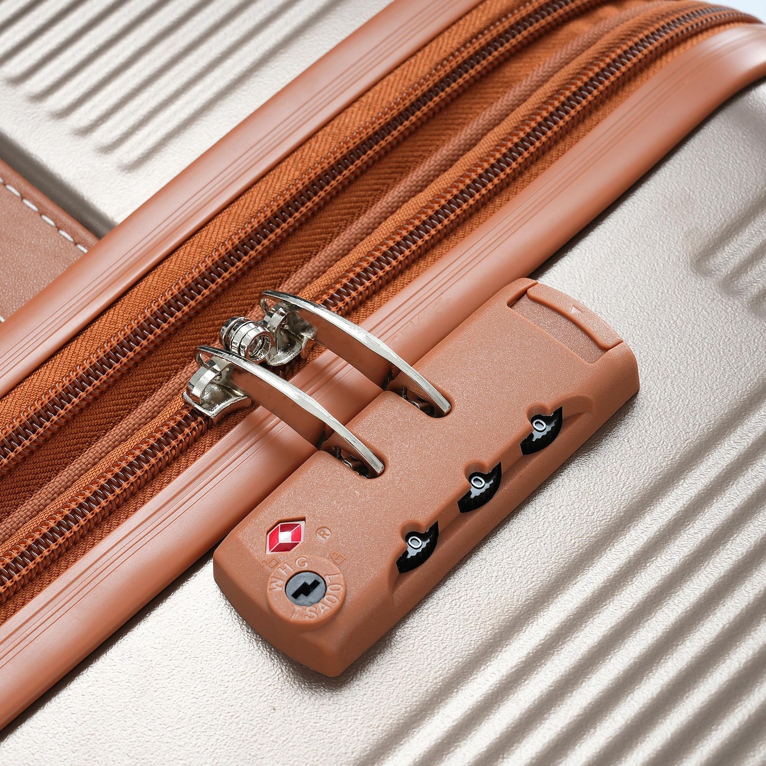 Ensemble de valises 3 pièces, bagage de voyage léger et extensible à coque rigide en ABS avec serrure Tsa, roulettes pour hommes et femmes de 2025 ? $296.09 –P16