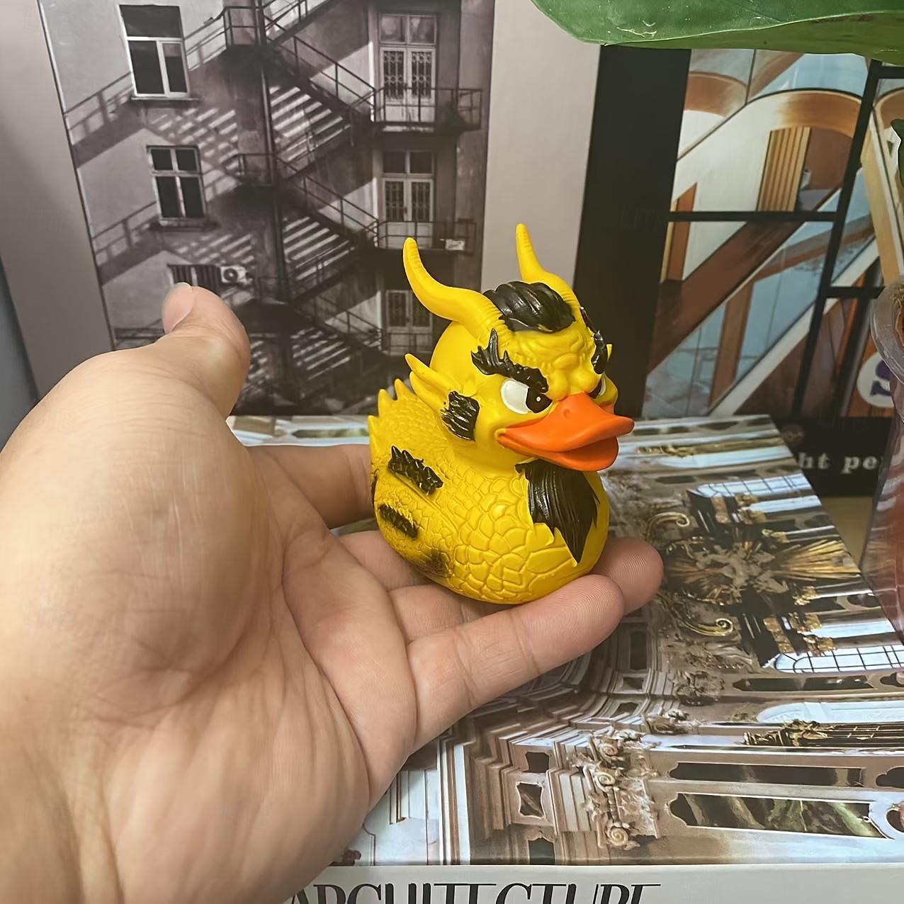 Statue de canard en résine, collection de canards sataniques, punk, gothiques et rock'n'roll – ajouts parfaits pour Mme. Affichage excentrique et au thème sombre de Valentina de 2025 ? $20.99 –P4
