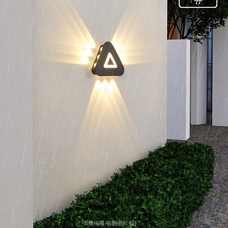 appliques murales extérieures à LED blanc chaud 20 cm 9 têtes contractées triangle moderne personnalité d'éclairage à trois côtés métal moderne adapté au mur de fond dans l'escalier de magasin de 2025 ? $58.99 –P3