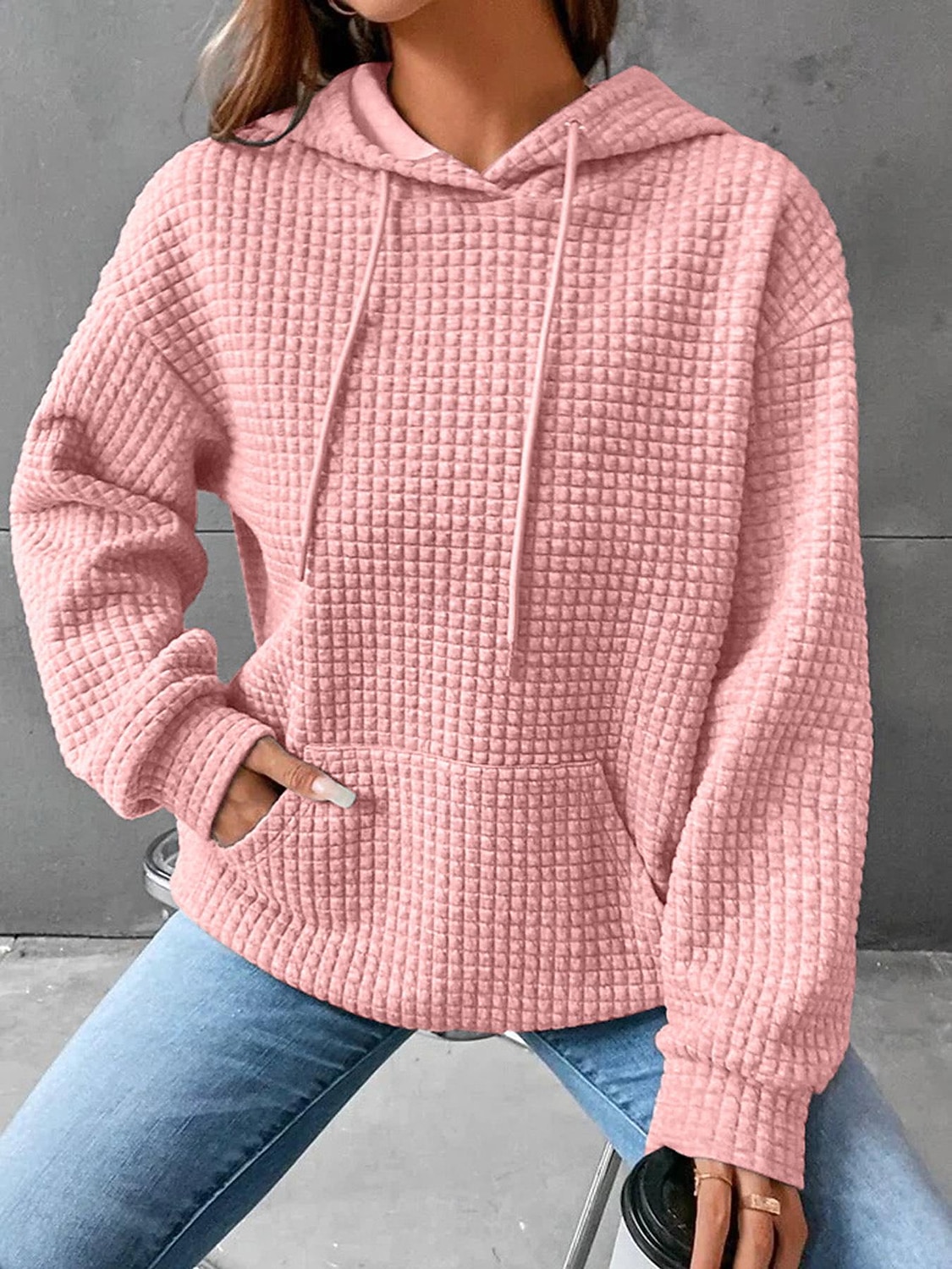 sweat à capuche pour femme pull décontracté texturé uni vêtements de tous les jours poche avant à capuche manches longues noir blanc rose gris automne&amp; hiver de 2025 ? $24.99 –P1