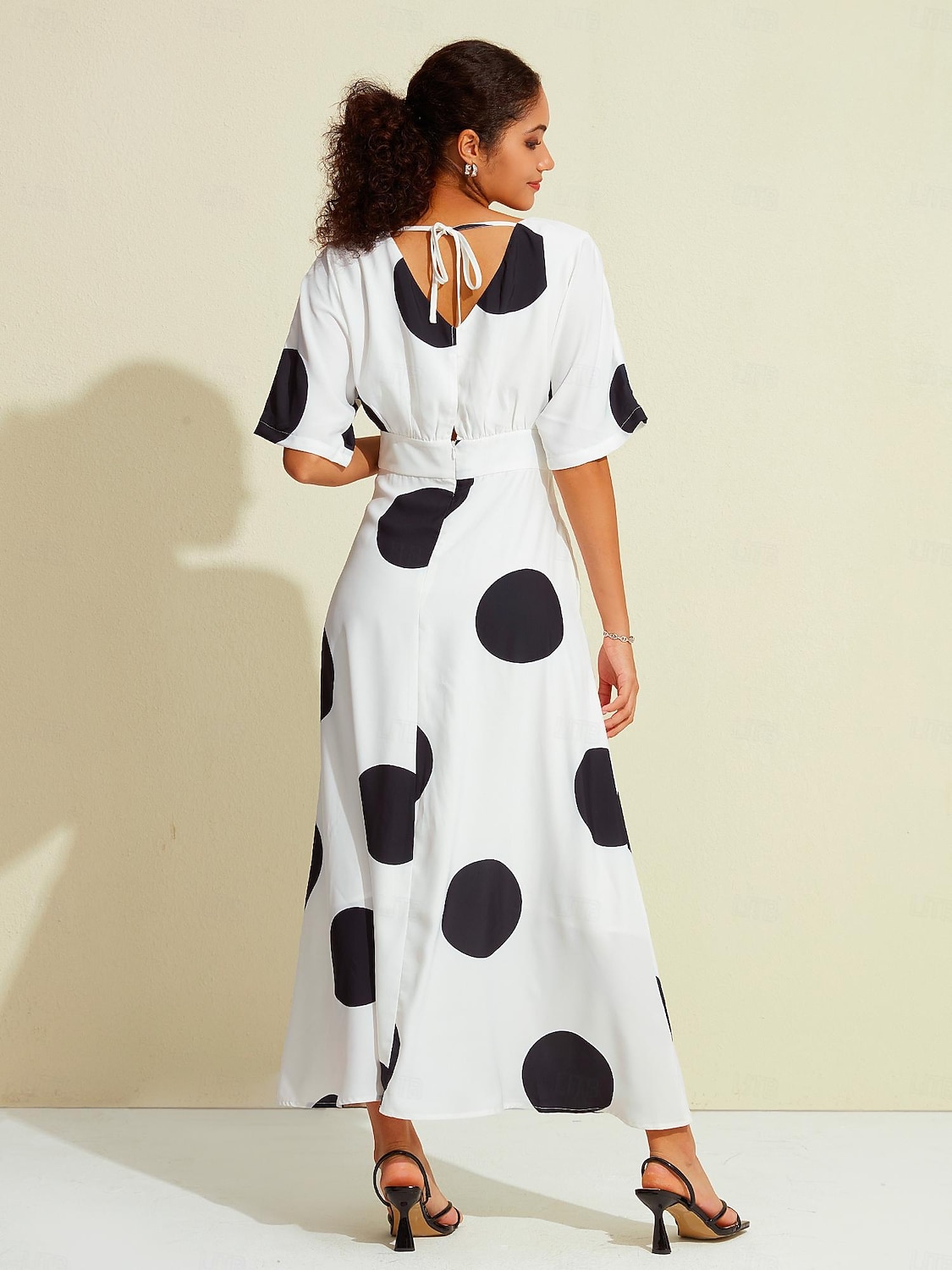 Femmes Ourlet Maxi Maxi en Satin Robe maxi Blanche Demi Manches À pois Dos attaché Poche cachée à la taille Été Printemps & Automne Col en V Décontracté Quotidien S M L de 2025 ? $141.99 –P3